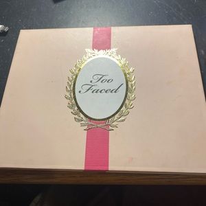 Too Faced Le Grand Palais Palette